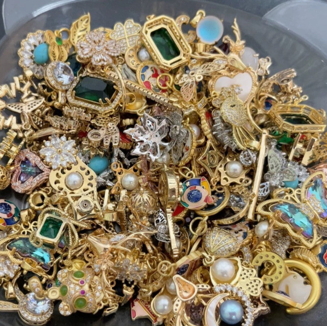 !!! NEW Lucky Alloy Pendant-lulu accessories shop