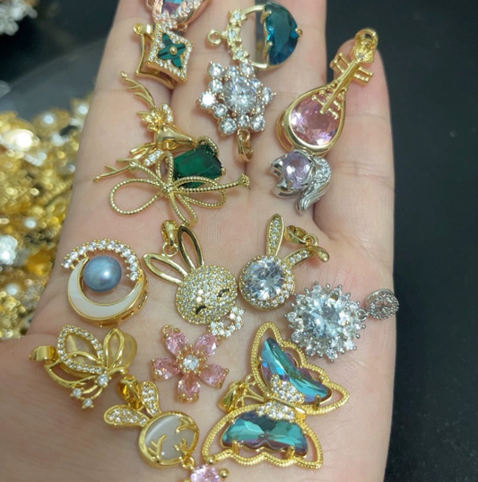 !!! NEW  Lucky Alloy Pendant-lulu accessories shop