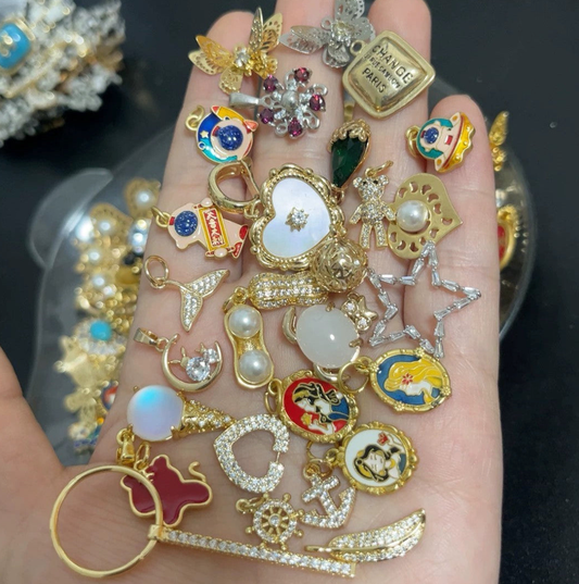 !!! NEW  Lucky Alloy Pendant-lulu accessories shop